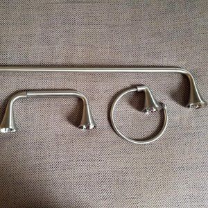 Delta Kayra Bath Set (Towel Bar, Toilet Paper Holder, Towel Ring)